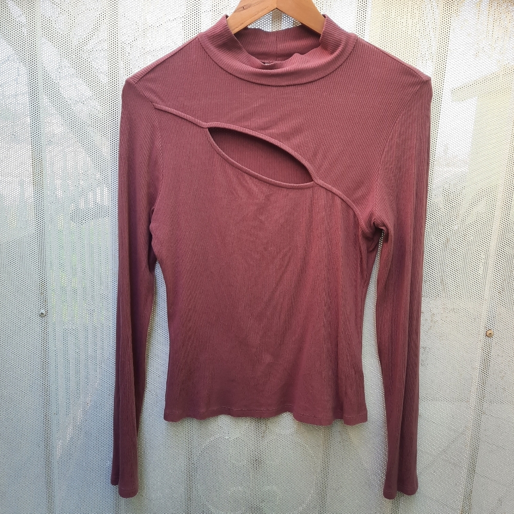 Self Esteem Ribbed Long Sleeve Mock Neck Cutout Top Size Large Mauve Pink